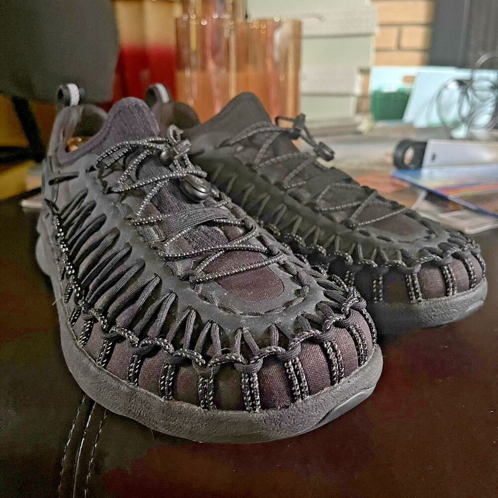 Keens Uneek Cord Lace Trail Hiking Mens Sneakers Shoes Size 10 EU 43 Black